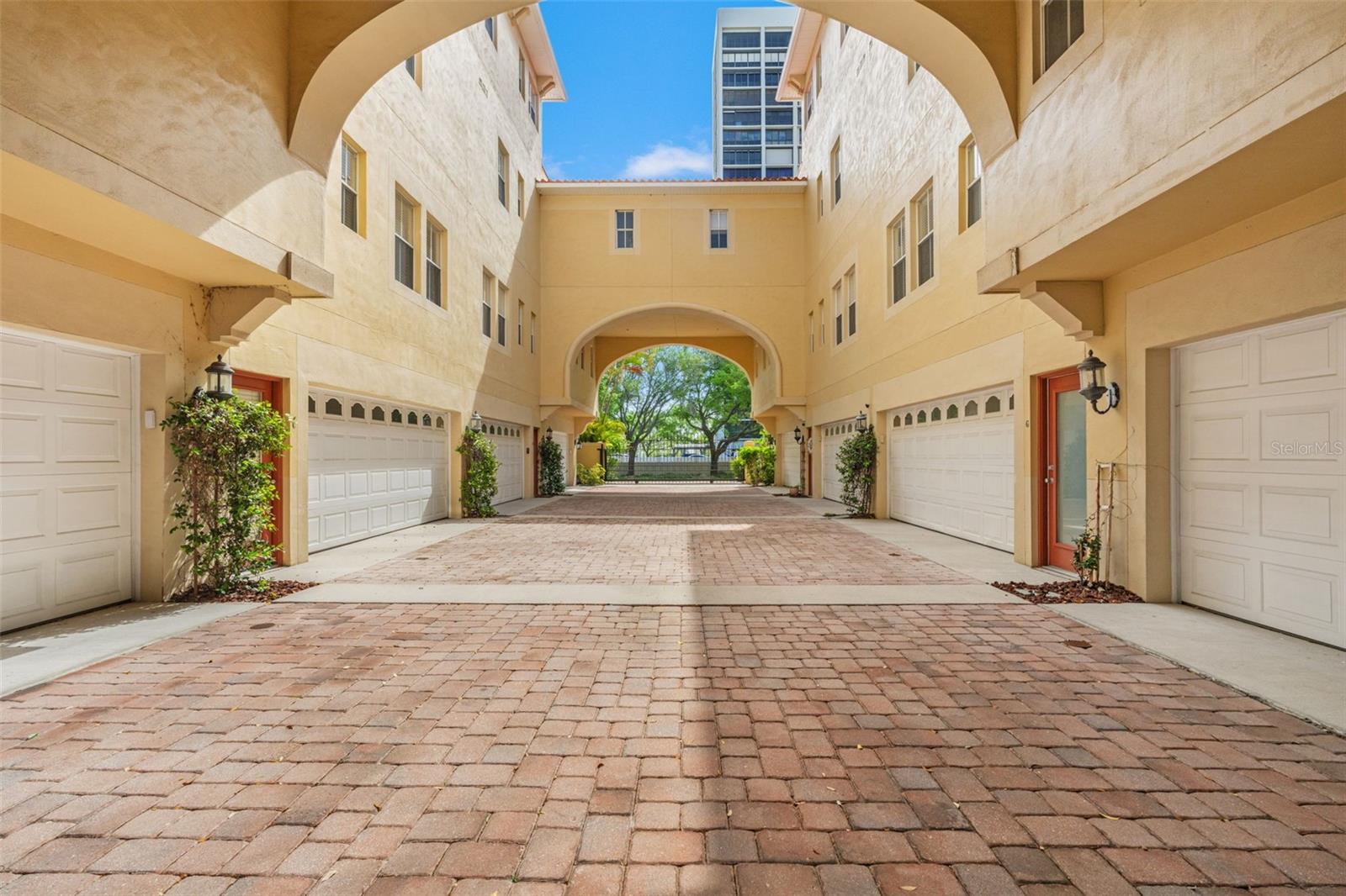 3010 W STOVALL ST #H, TAMPA, FL, 33629