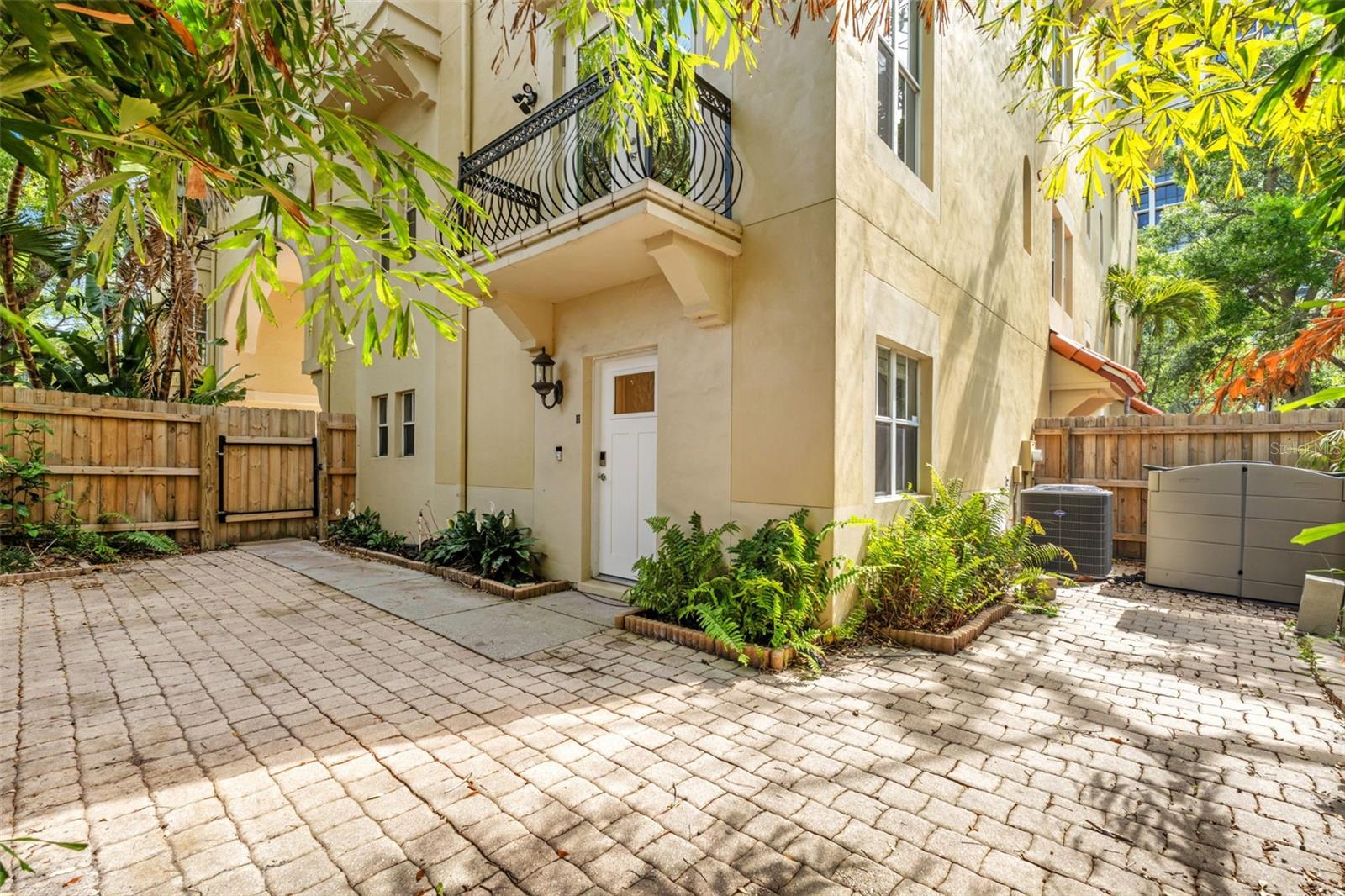 3010 W STOVALL ST #H, TAMPA, FL, 33629