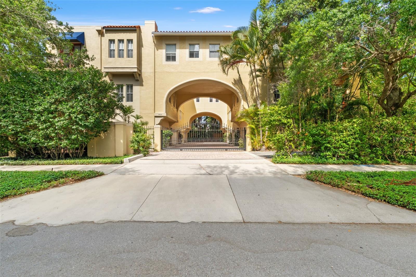 3010 W STOVALL ST #H, TAMPA, FL, 33629