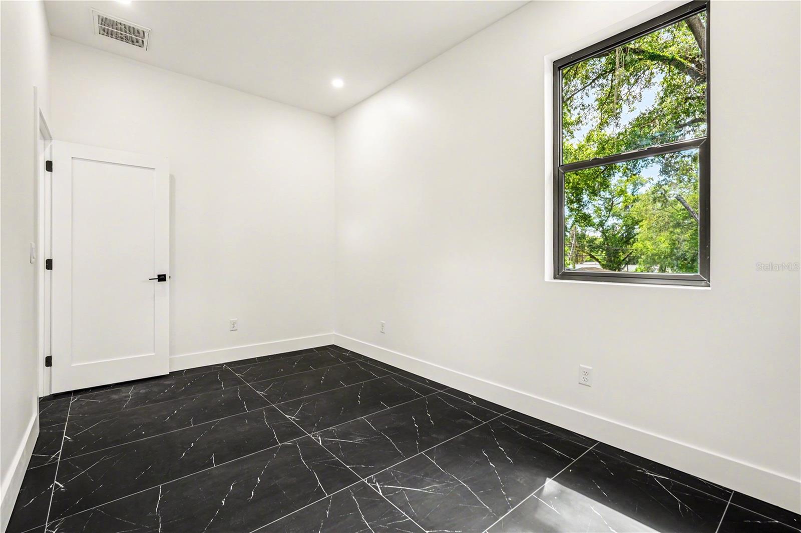 105 GARLAND AVE, SEFFNER, FL, 33584