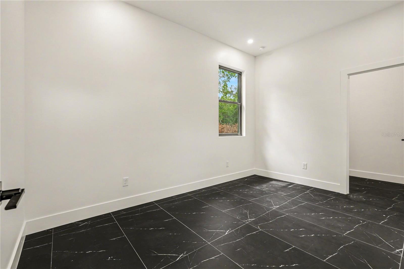 105 GARLAND AVE, SEFFNER, FL, 33584