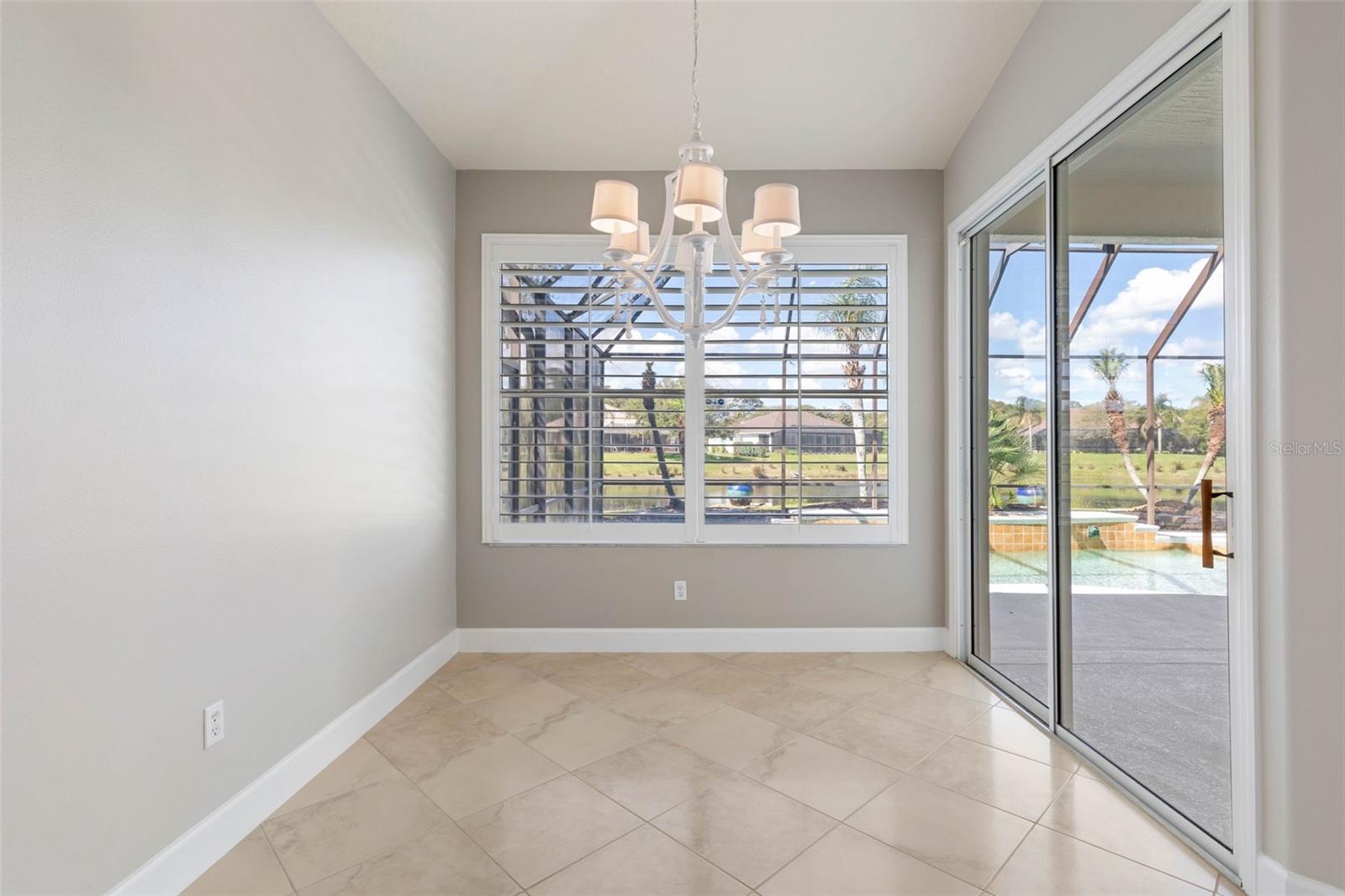 37 N WATERVIEW DR, PALM COAST, FL, 32137