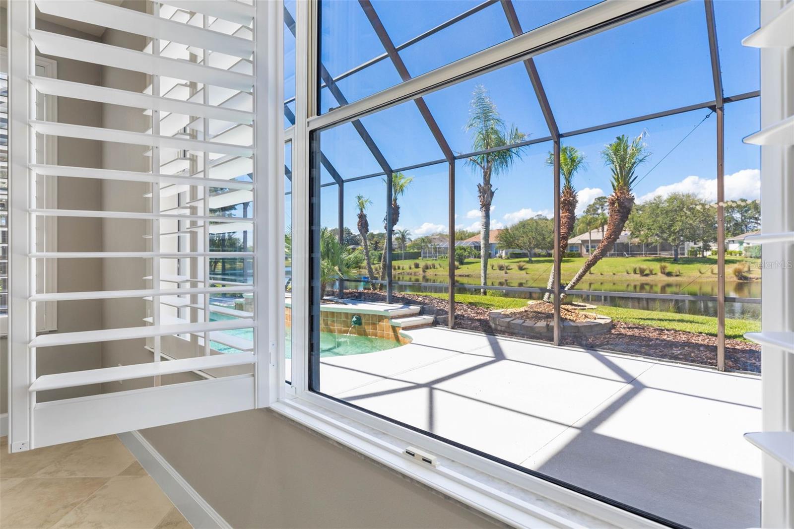 37 N WATERVIEW DR, PALM COAST, FL, 32137