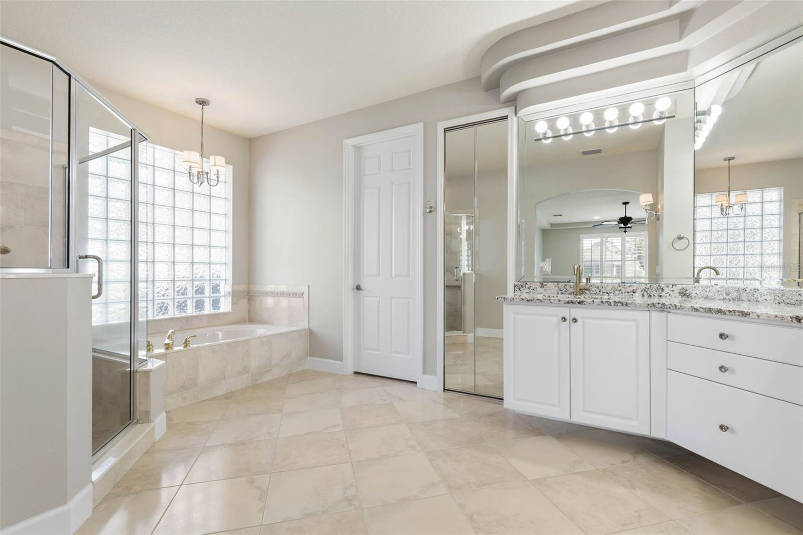 37 N WATERVIEW DR, PALM COAST, FL, 32137