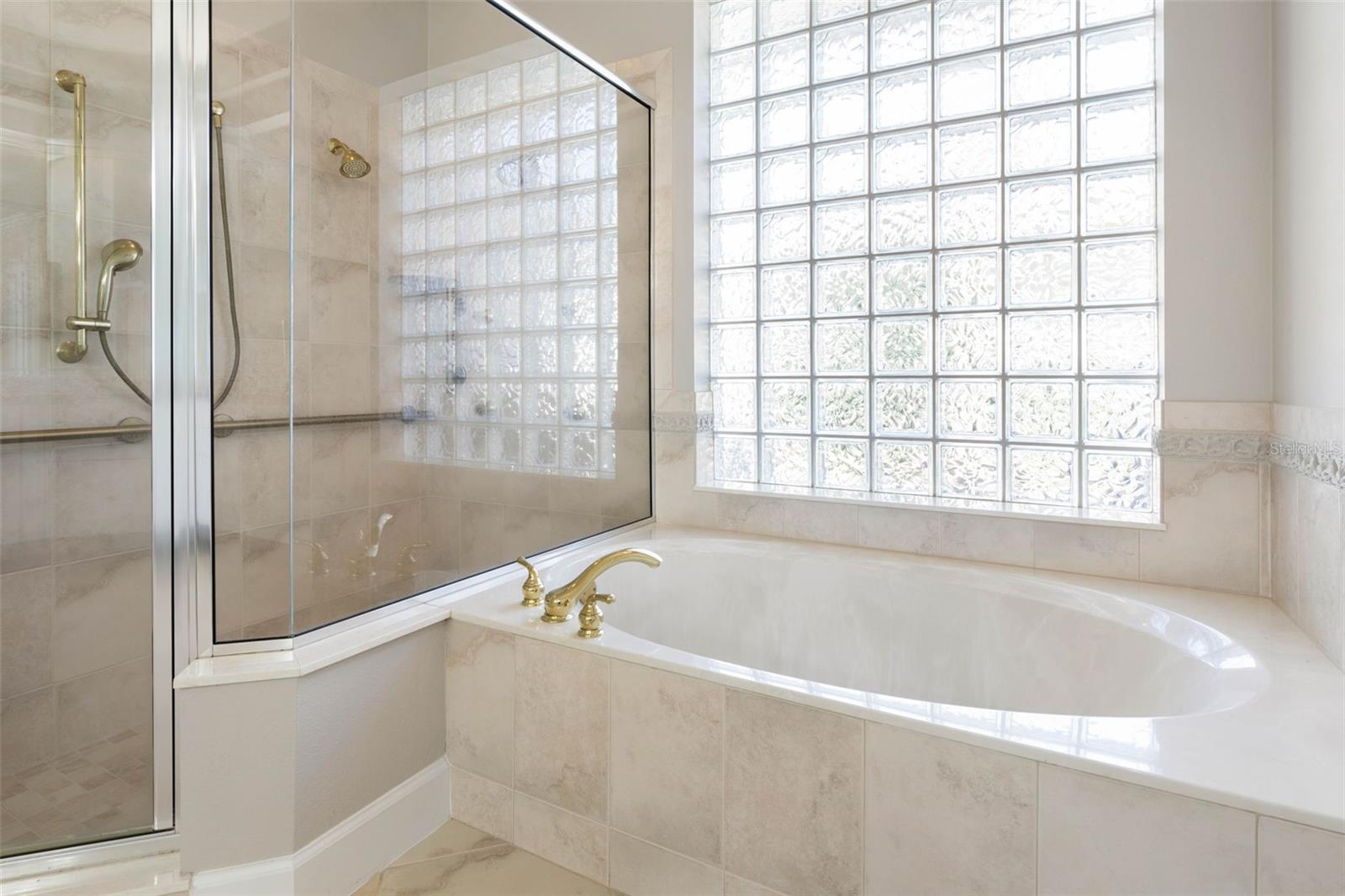 37 N WATERVIEW DR, PALM COAST, FL, 32137