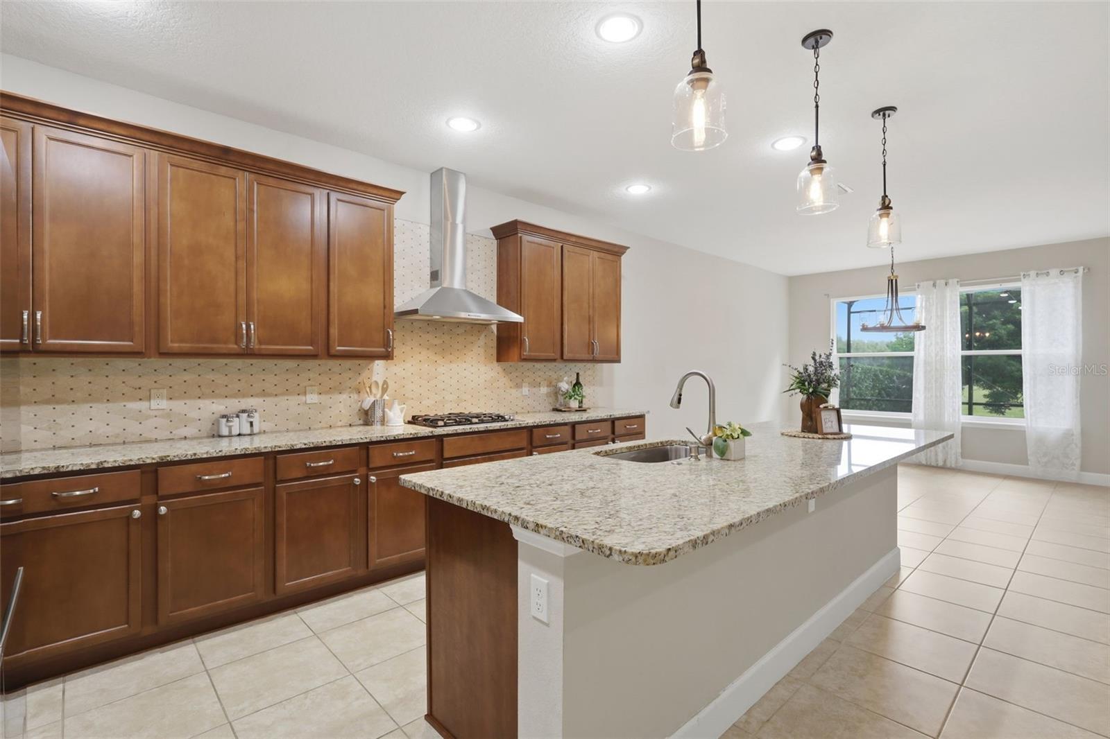 1022 VICTORIA HILLS DR S, DELAND, FL, 32724