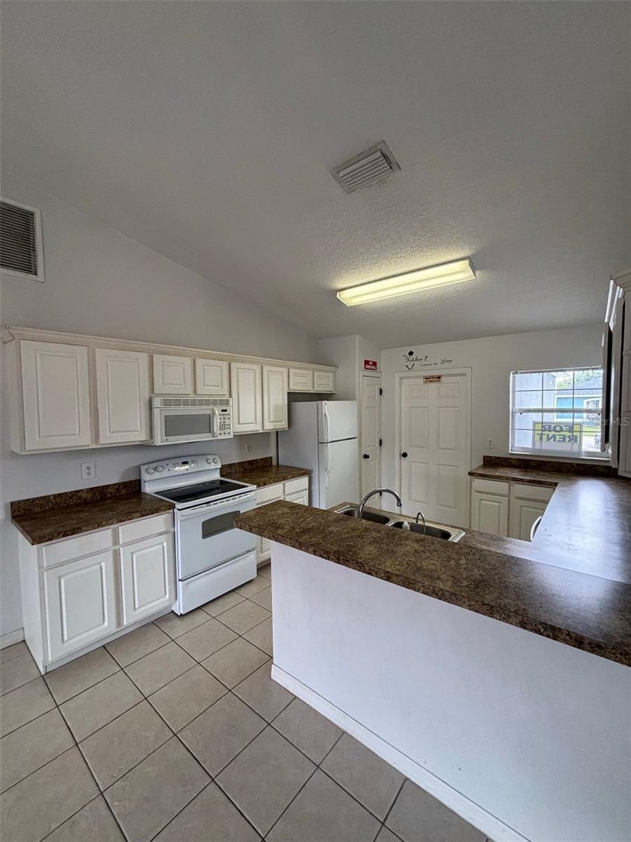 205 GOLF AIRE BLVD, HAINES CITY, FL, 33844