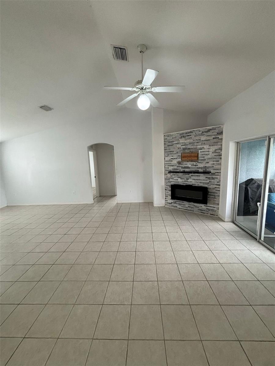 205 GOLF AIRE BLVD, HAINES CITY, FL, 33844