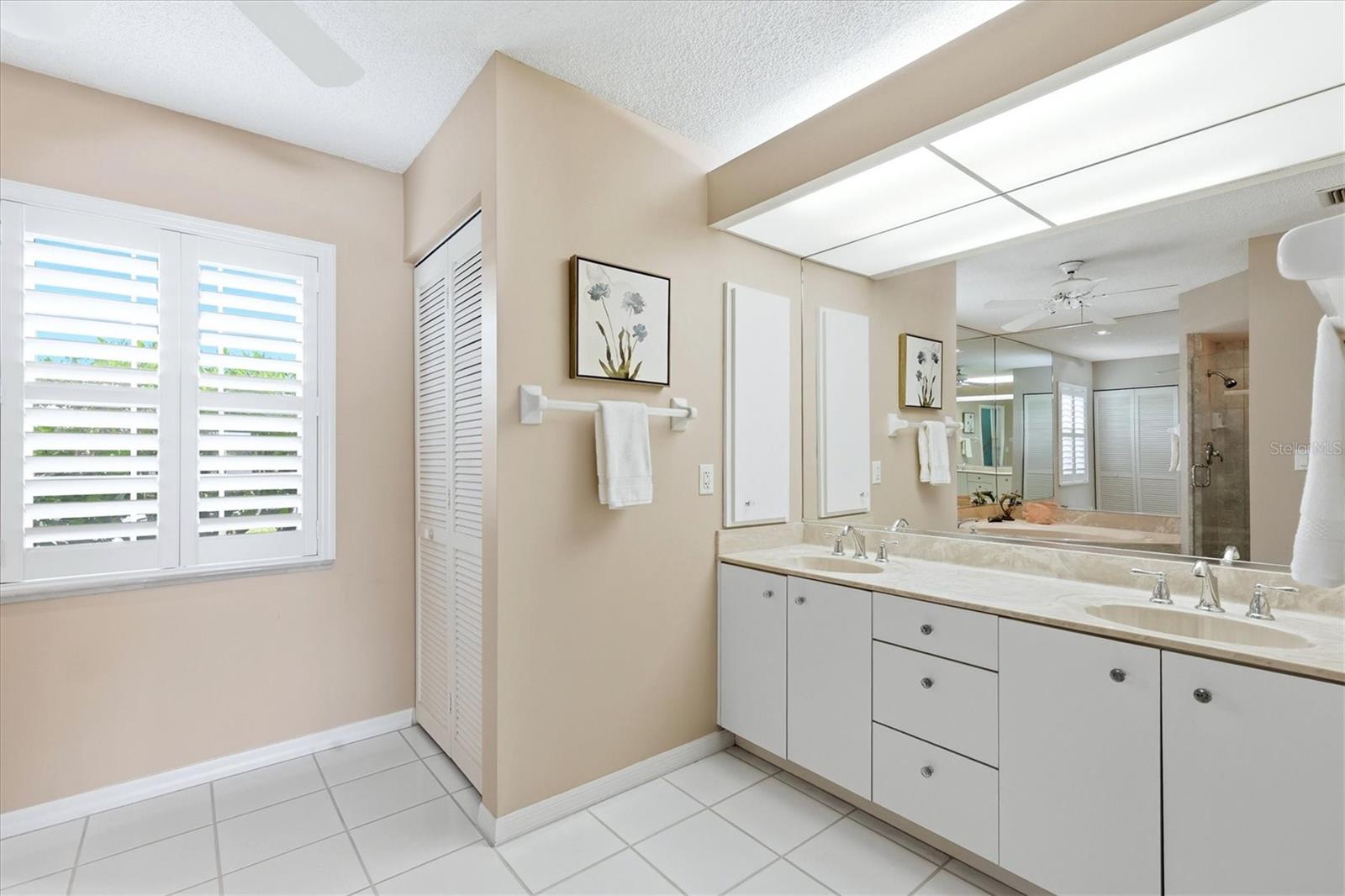 1626 LISCOURT DR, VENICE, FL, 34292