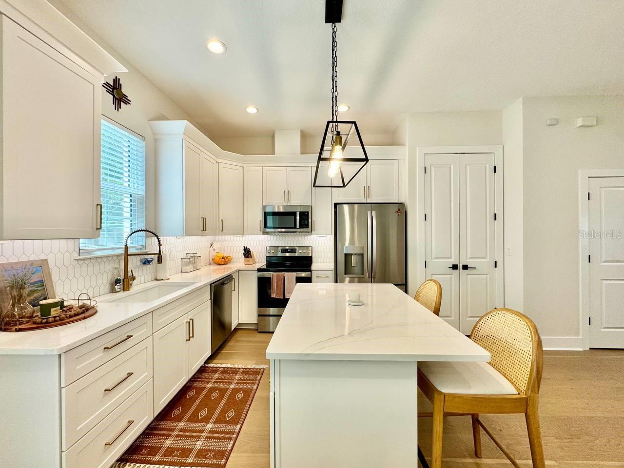 3722 W MANGO AVE #6, TAMPA, FL, 33611