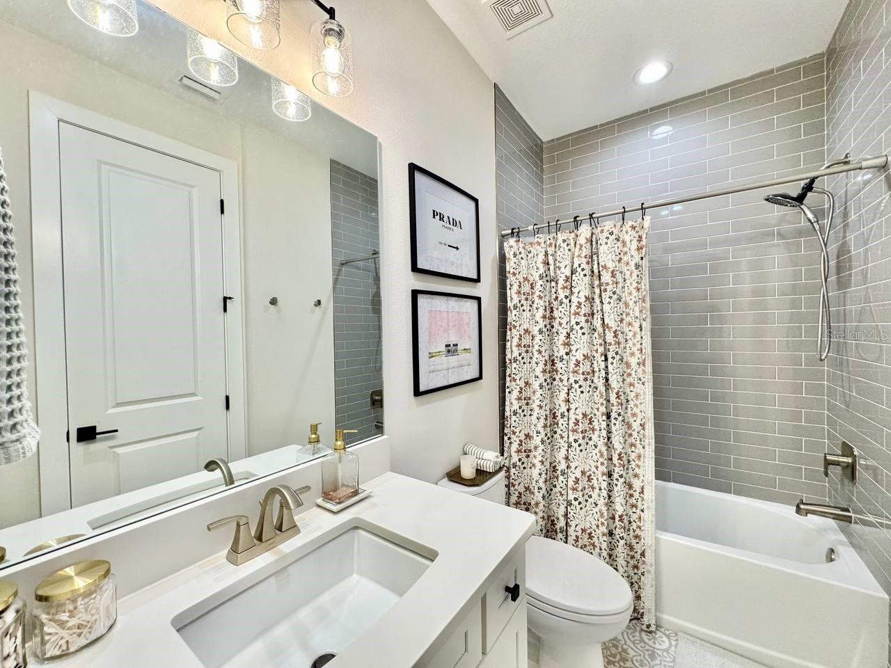 3722 W MANGO AVE #6, TAMPA, FL, 33611