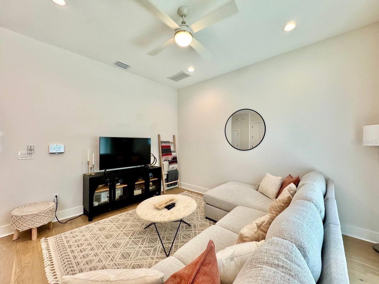 3722 W MANGO AVE #6, TAMPA, FL, 33611