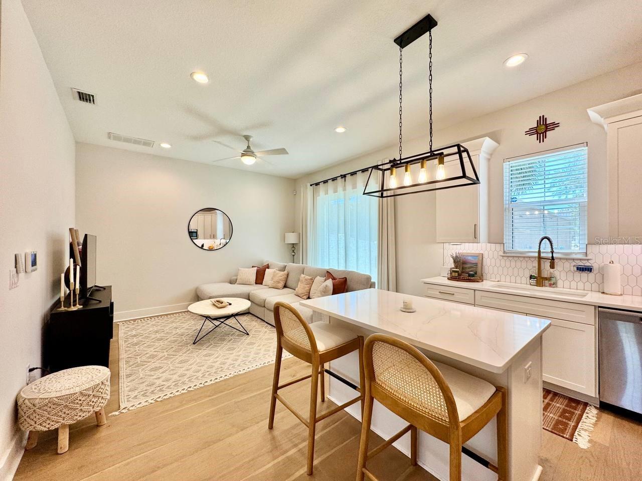 3722 W MANGO AVE #6, TAMPA, FL, 33611