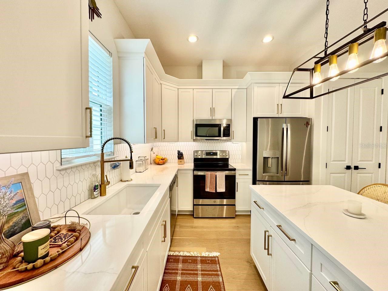 3722 W MANGO AVE #6, TAMPA, FL, 33611