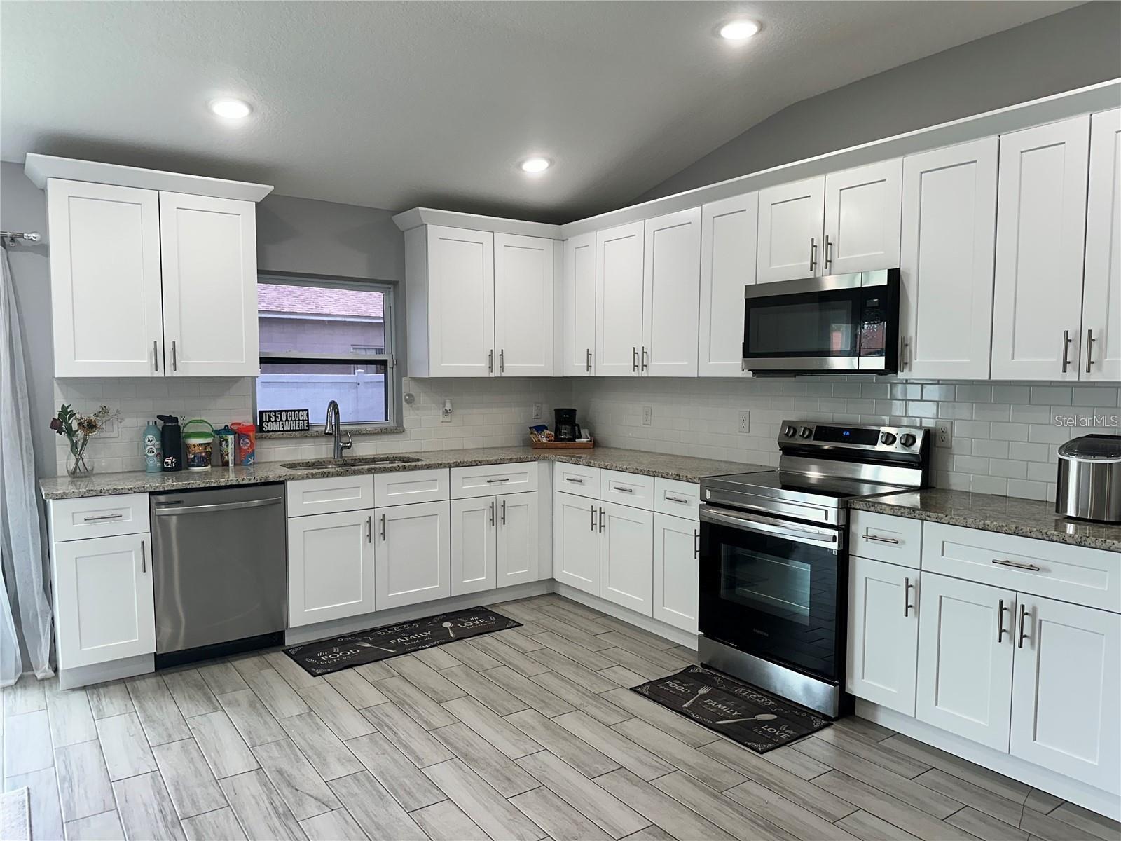 943 DERBYSHIRE DR, KISSIMMEE, FL, 34758