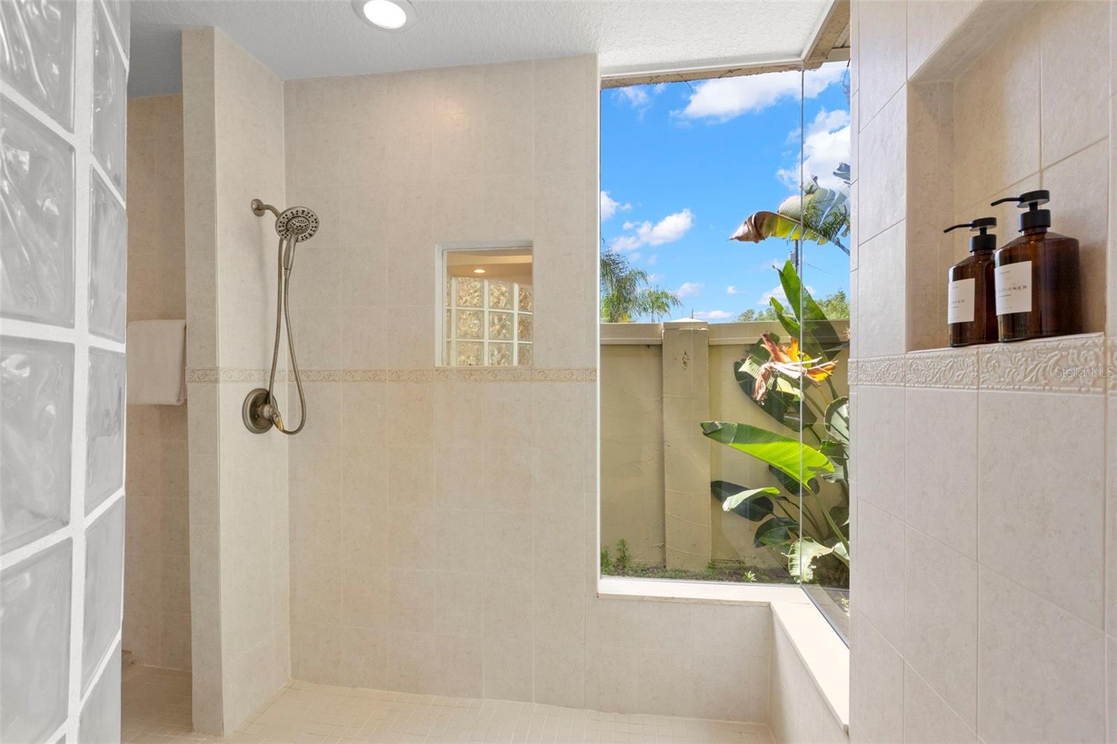 19229 BLOUNT RD, LUTZ, FL, 33558