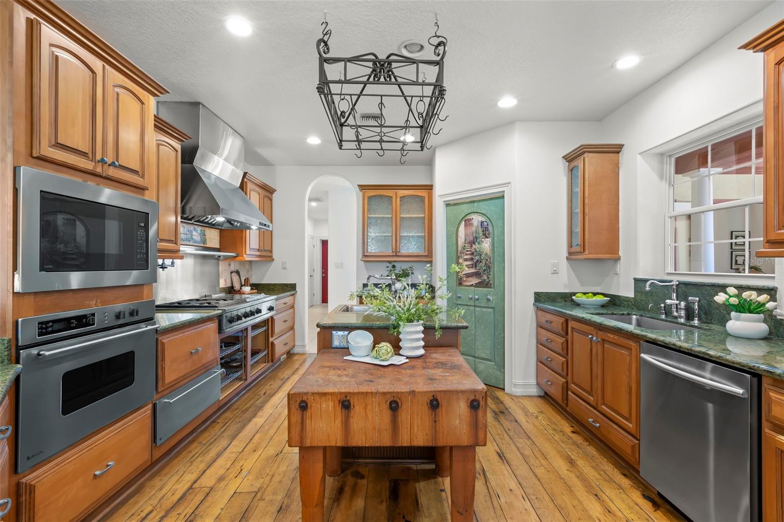 19229 BLOUNT RD, LUTZ, FL, 33558