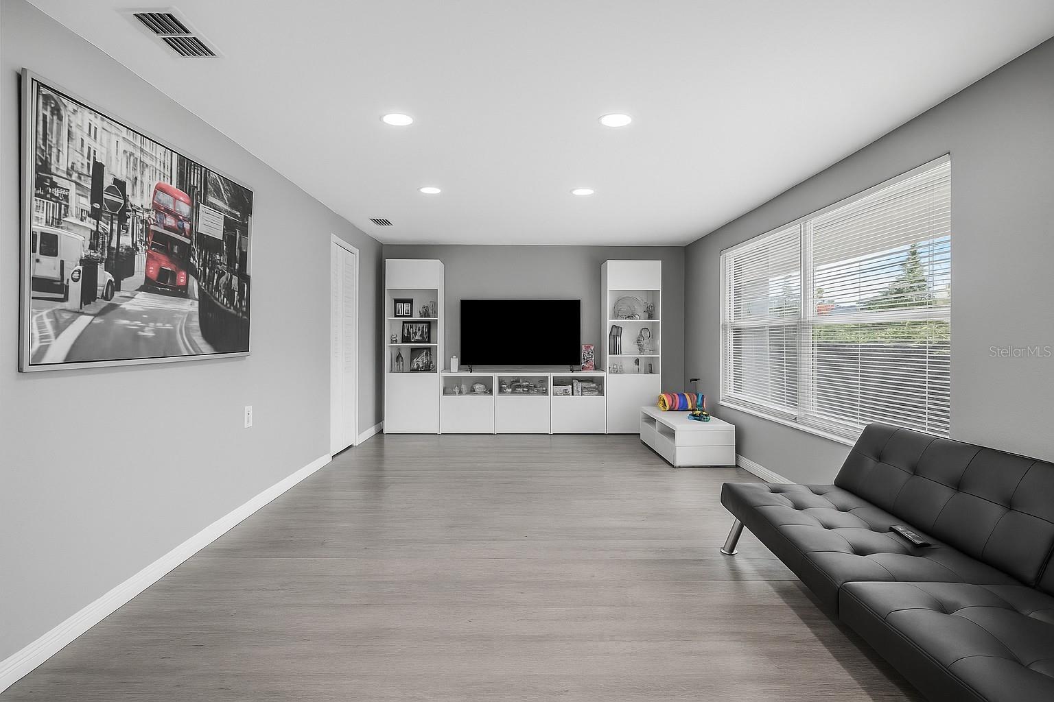 311 SW 3RD AVE, MULBERRY, FL, 33860