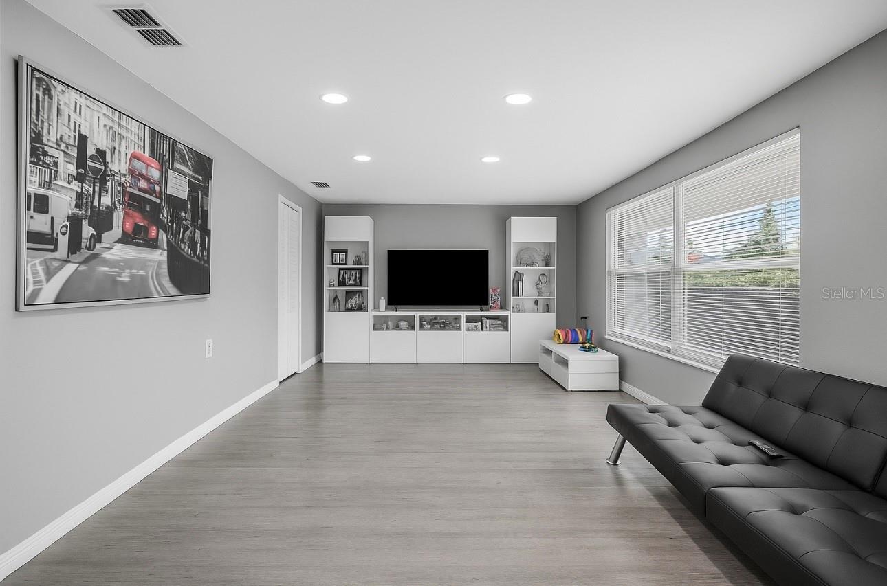 311 SW 3RD AVE, MULBERRY, FL, 33860