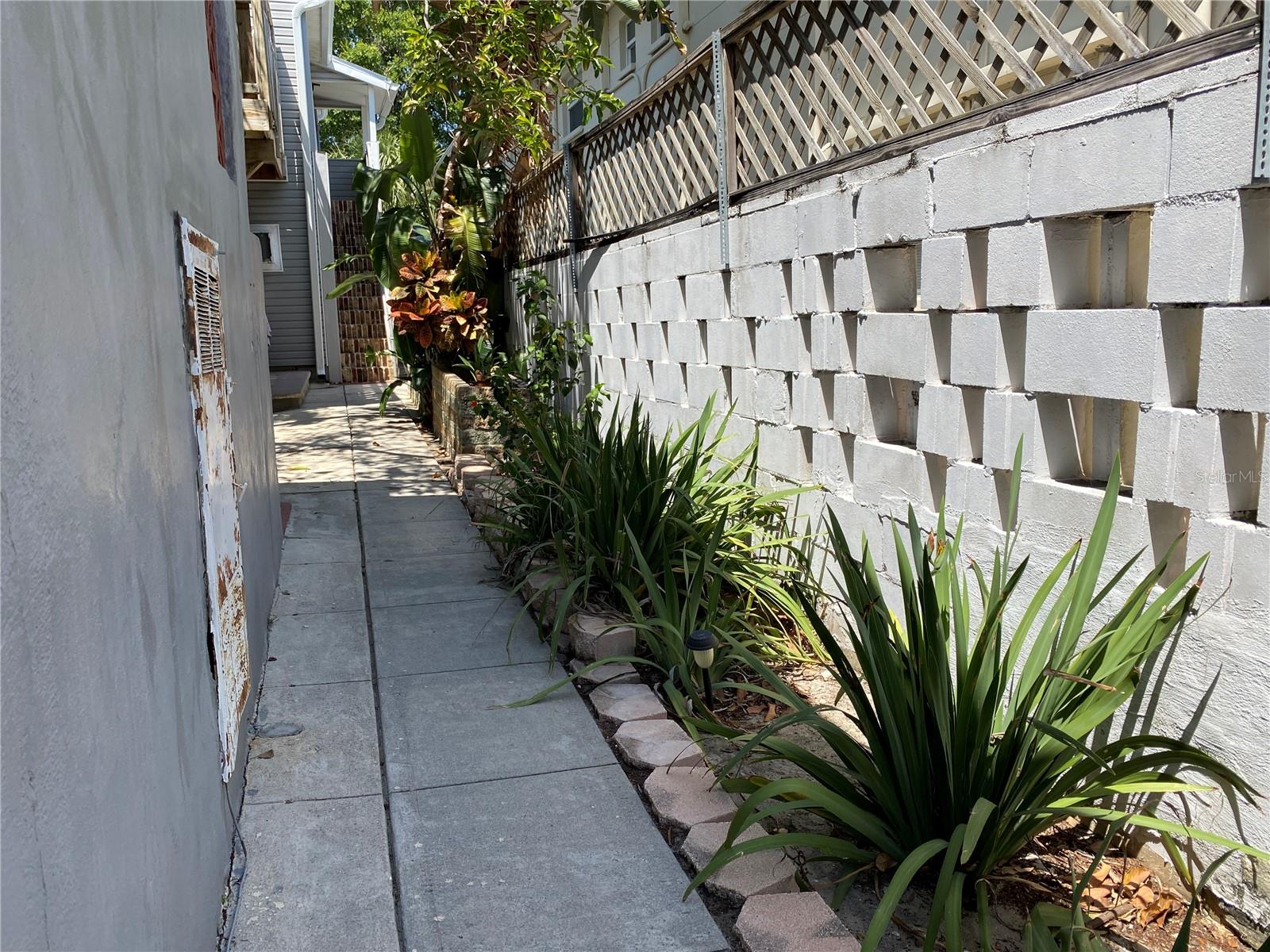 236 6TH AVE N #D, ST PETERSBURG, FL, 33701