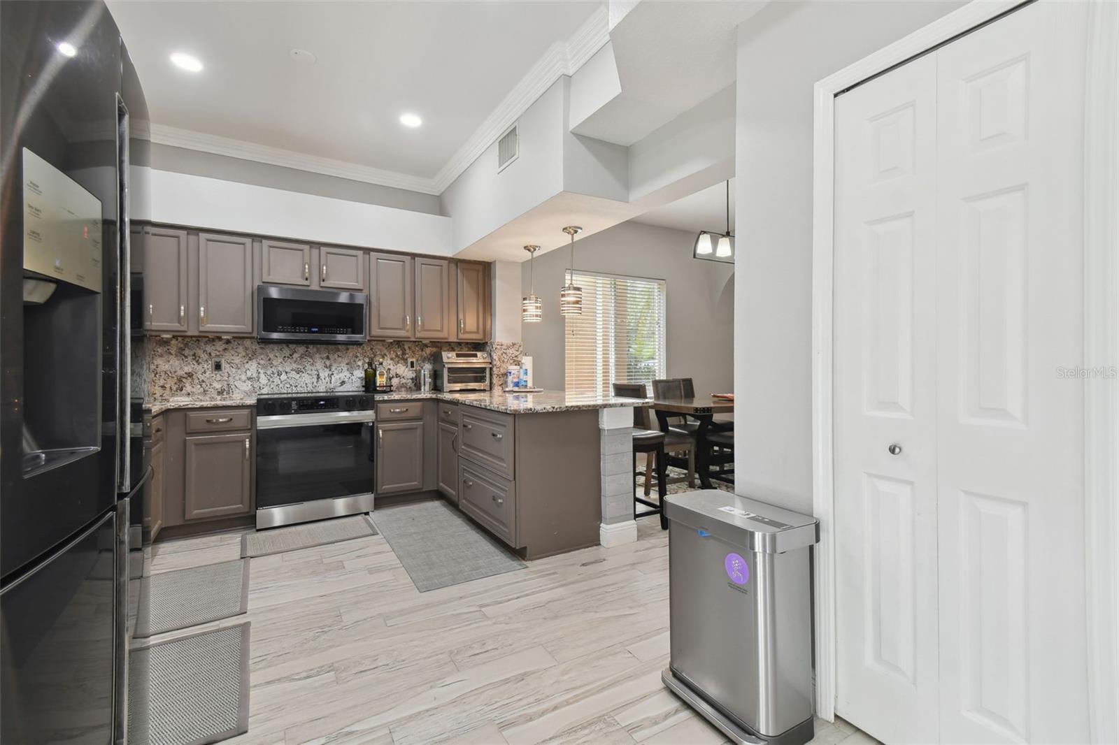 19426 SANDY SPRINGS CIR, LUTZ, FL, 33558