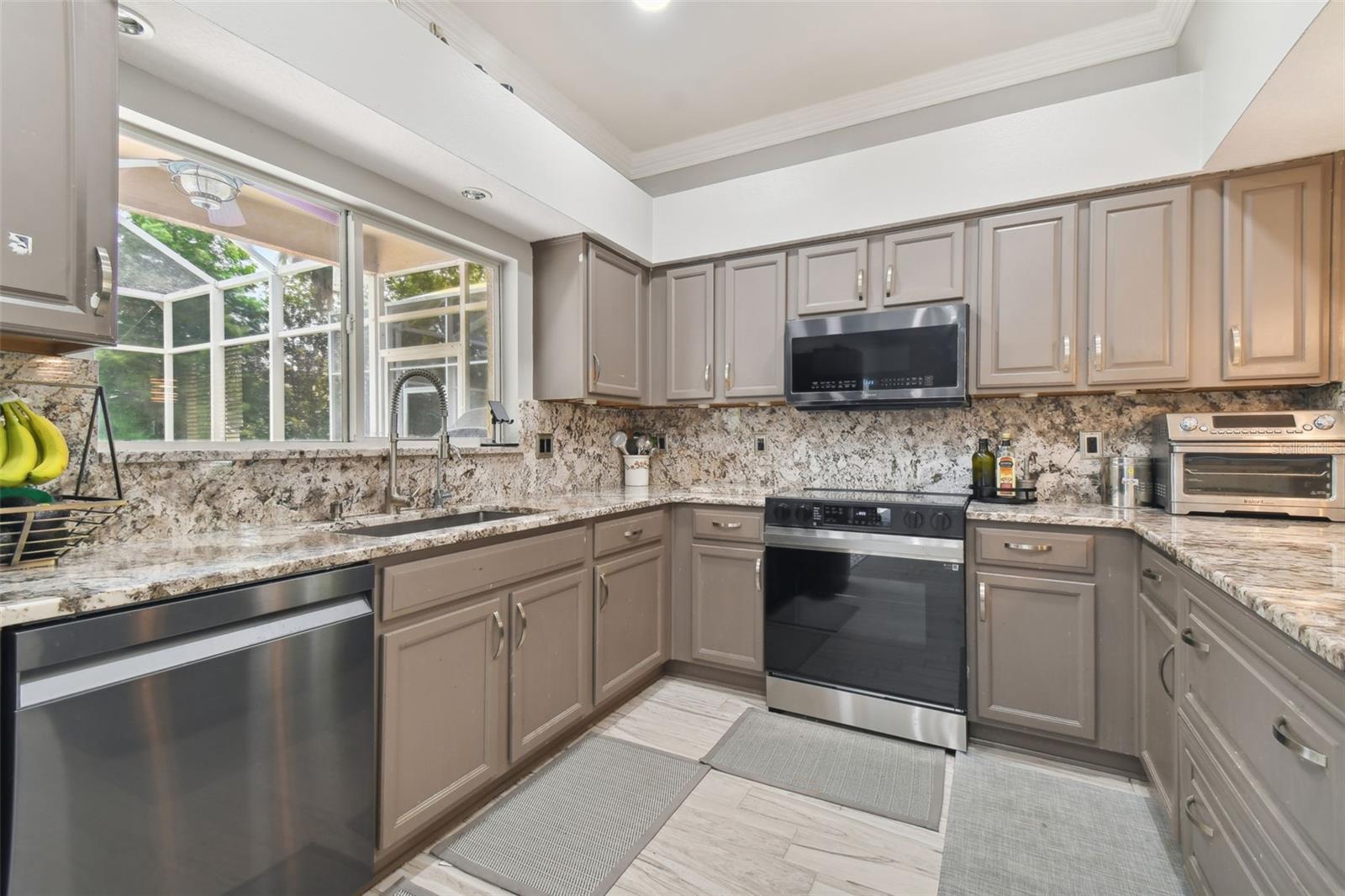 19426 SANDY SPRINGS CIR, LUTZ, FL, 33558