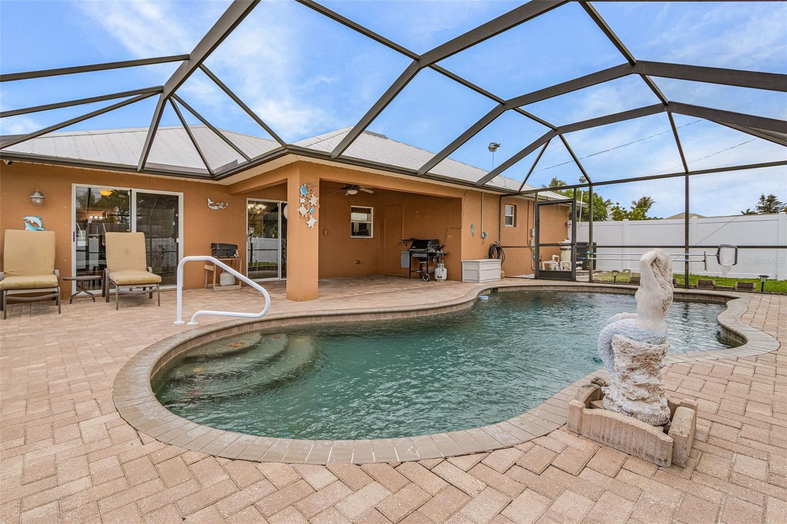 1215 SE 27TH ST, CAPE CORAL, FL, 33904