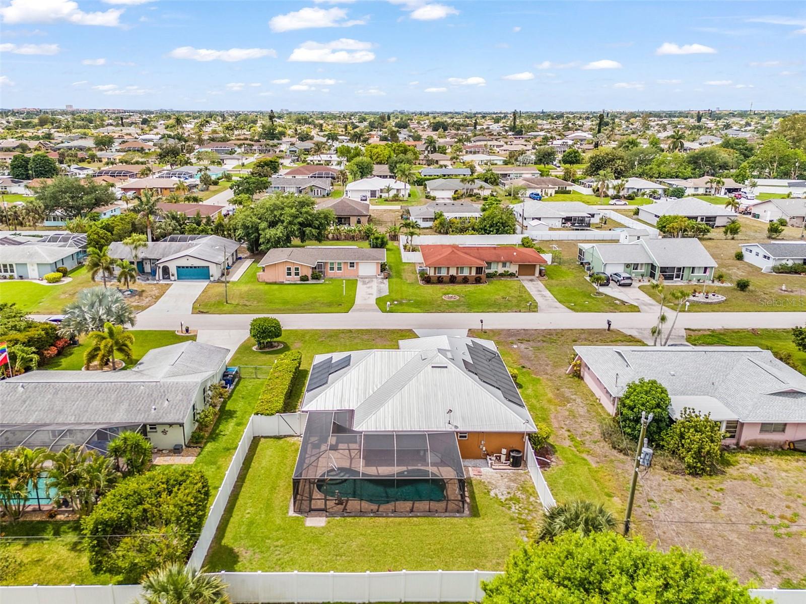 1215 SE 27TH ST, CAPE CORAL, FL, 33904