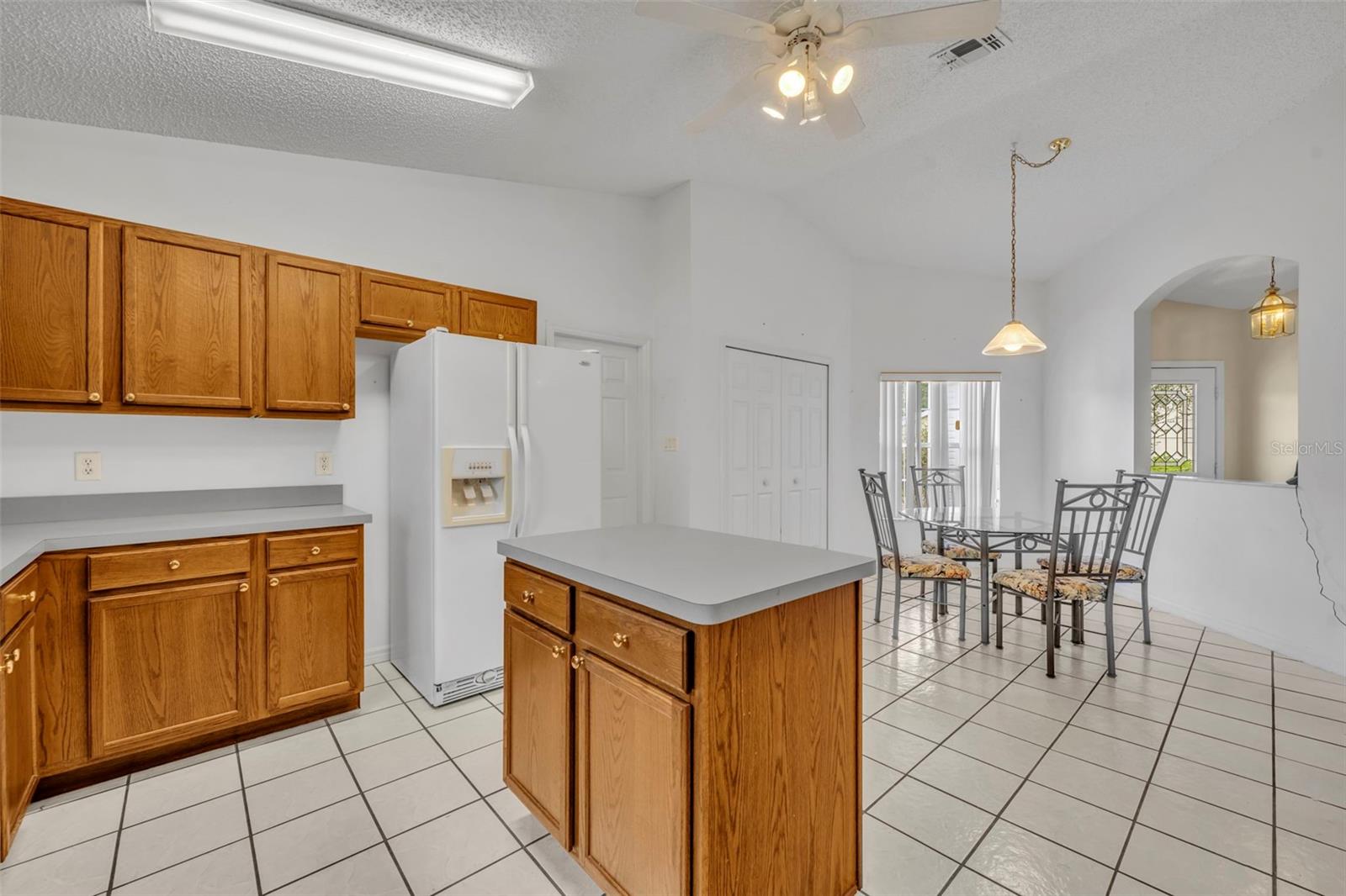 4936 SAWGRASS LAKE CIR, LEESBURG, FL, 34748