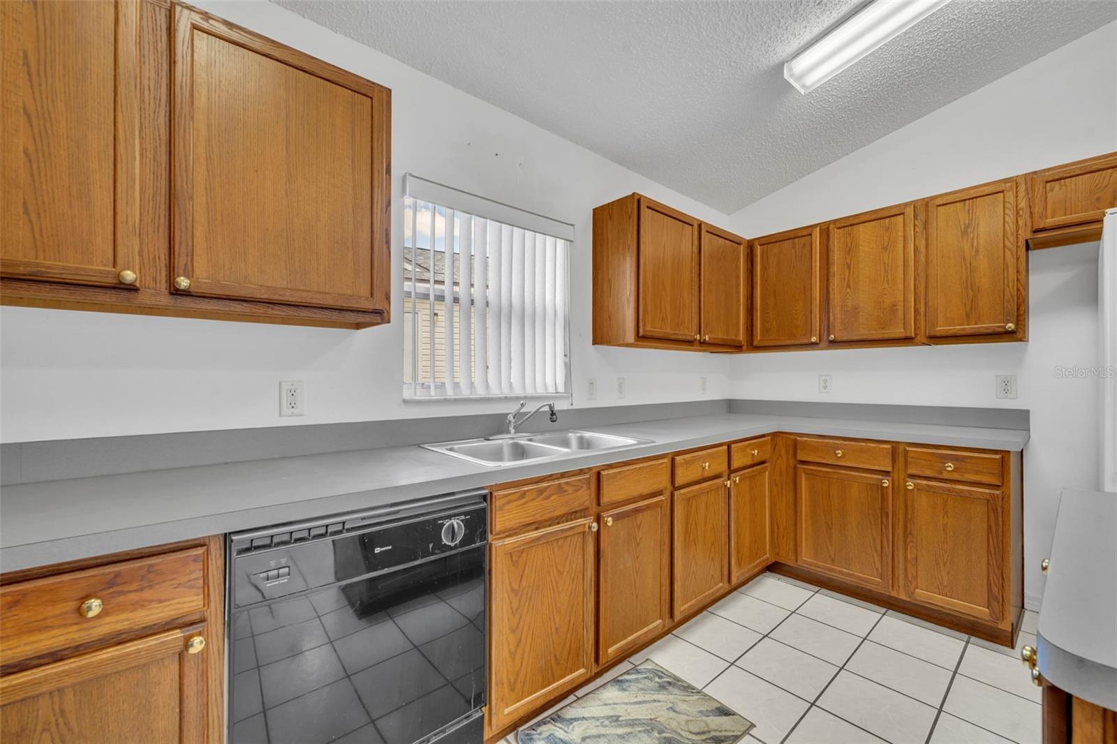 4936 SAWGRASS LAKE CIR, LEESBURG, FL, 34748