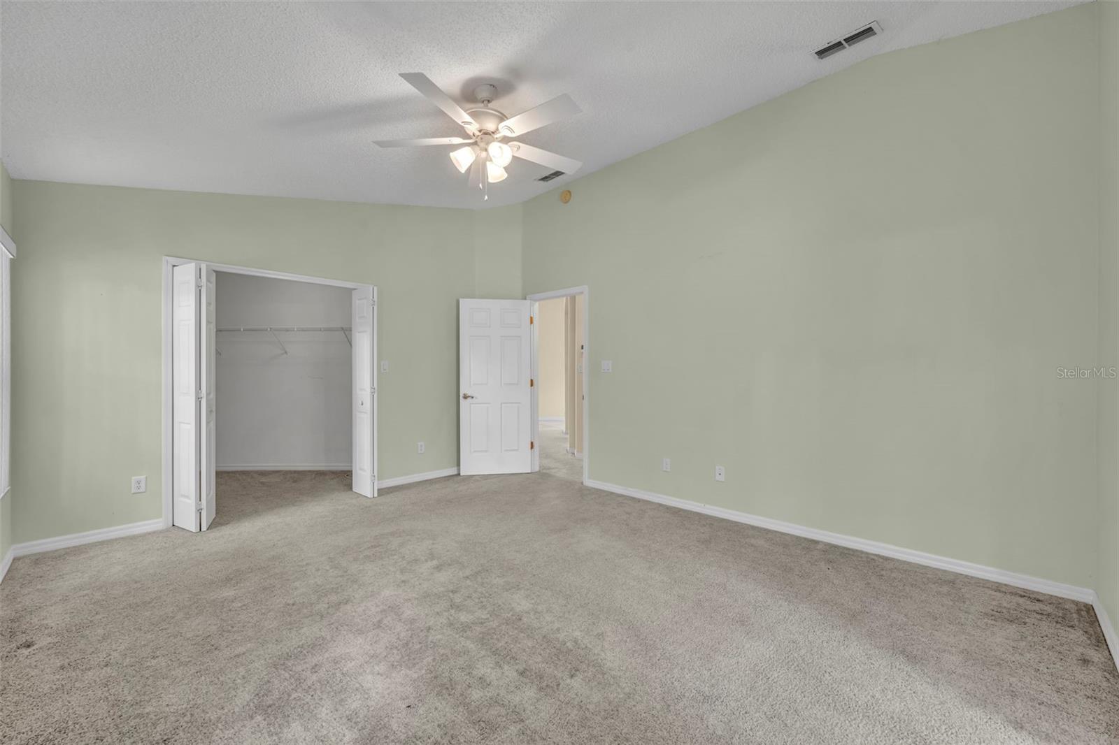 4936 SAWGRASS LAKE CIR, LEESBURG, FL, 34748