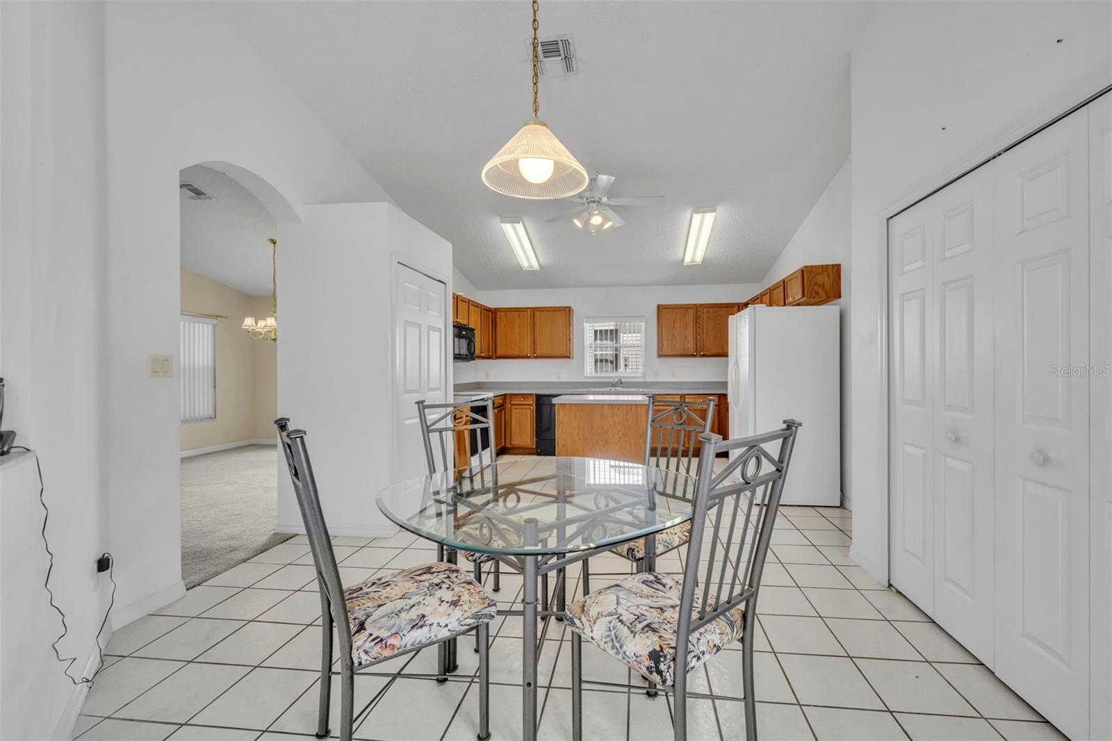 4936 SAWGRASS LAKE CIR, LEESBURG, FL, 34748