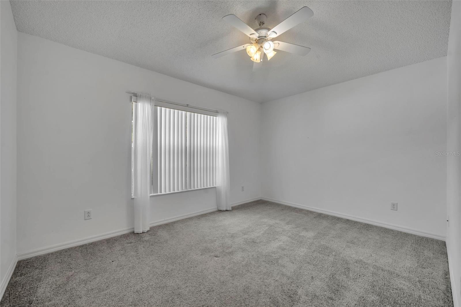 4936 SAWGRASS LAKE CIR, LEESBURG, FL, 34748