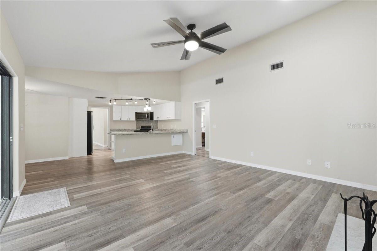 2800 HAMMOCK DR, PLANT CITY, FL, 33566