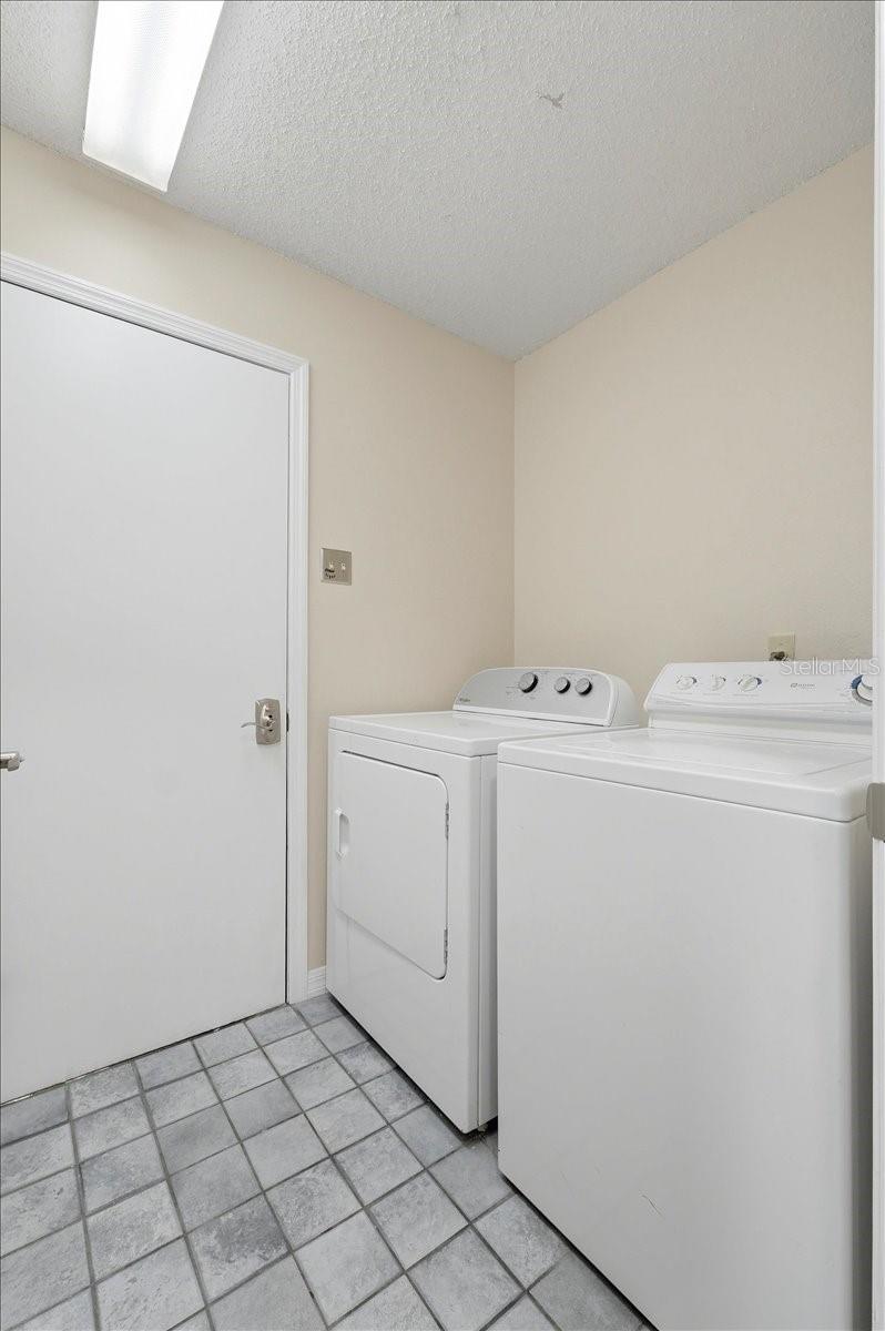 2800 HAMMOCK DR, PLANT CITY, FL, 33566