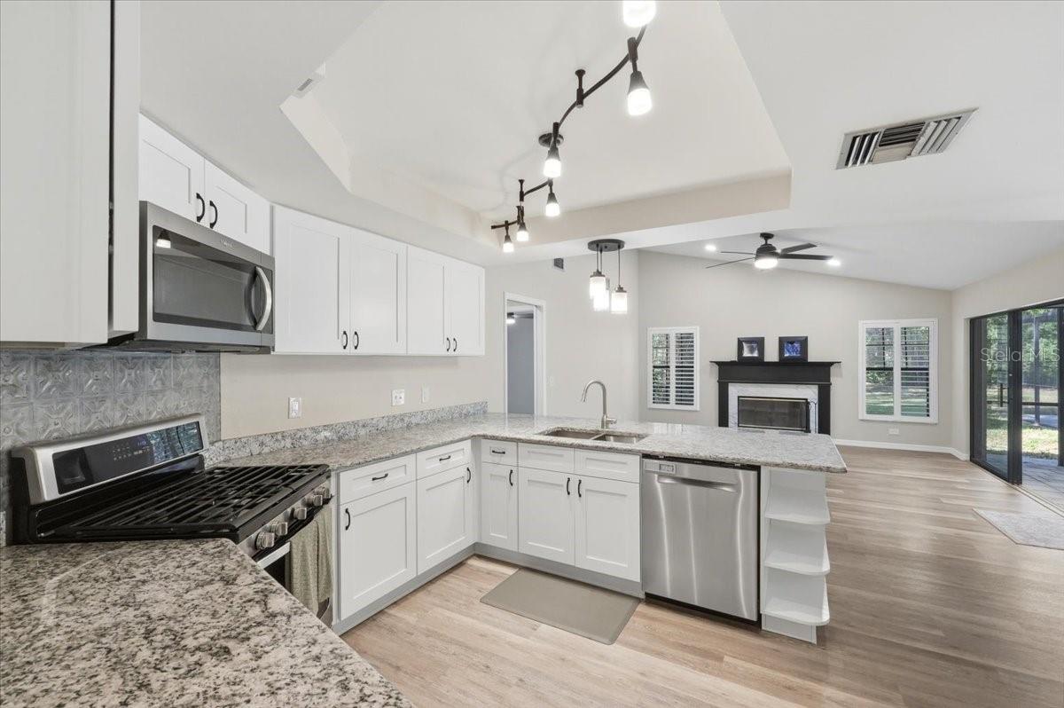 2800 HAMMOCK DR, PLANT CITY, FL, 33566