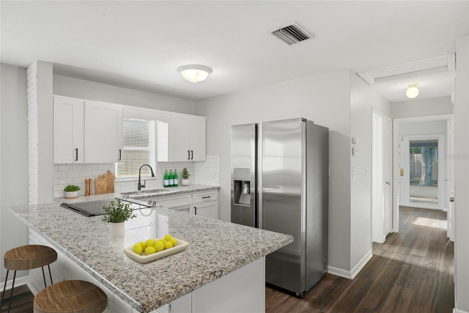 5211 7TH AVE N, ST PETERSBURG, FL, 33710