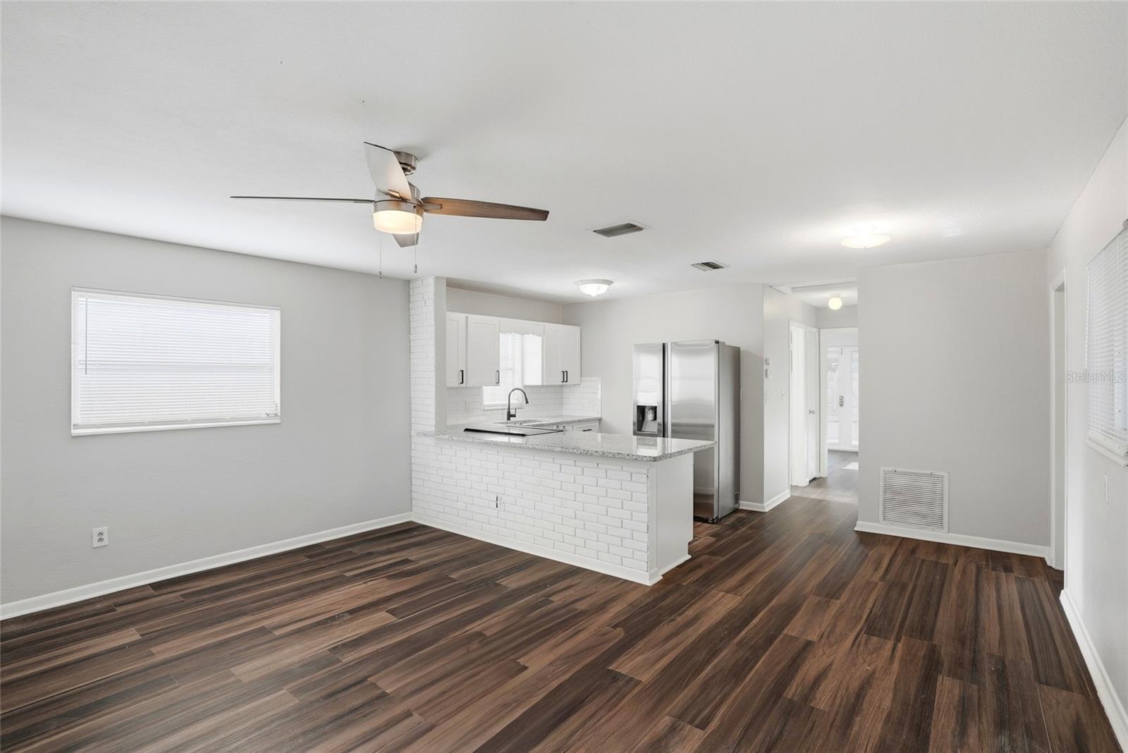 5211 7TH AVE N, ST PETERSBURG, FL, 33710