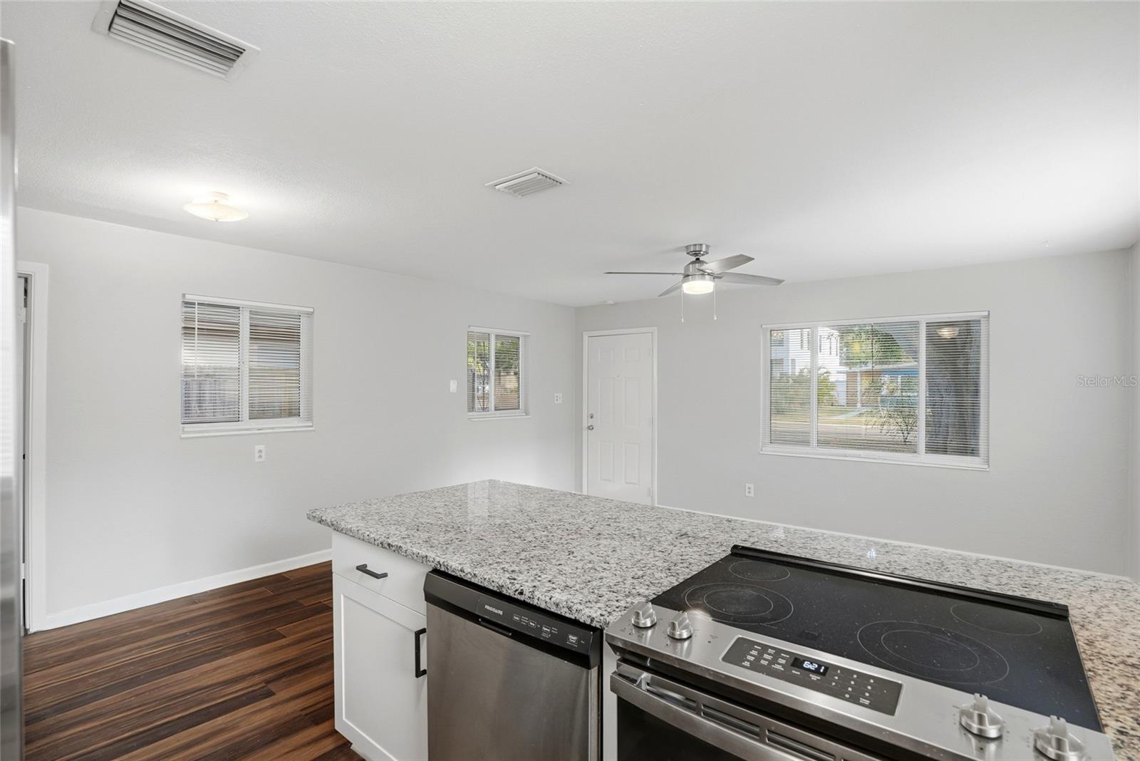 5211 7TH AVE N, ST PETERSBURG, FL, 33710