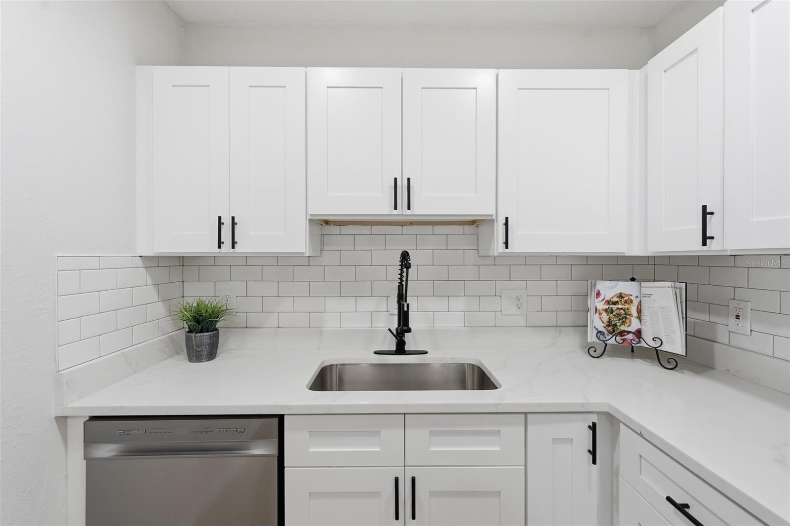 1601 STEVENSONS DR, CLEARWATER, FL, 33755