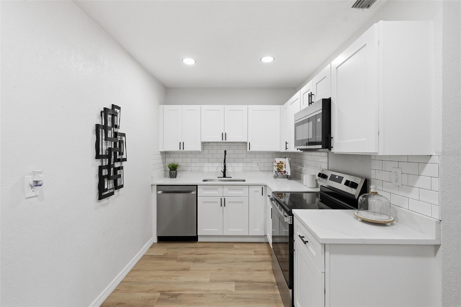 1601 STEVENSONS DR, CLEARWATER, FL, 33755