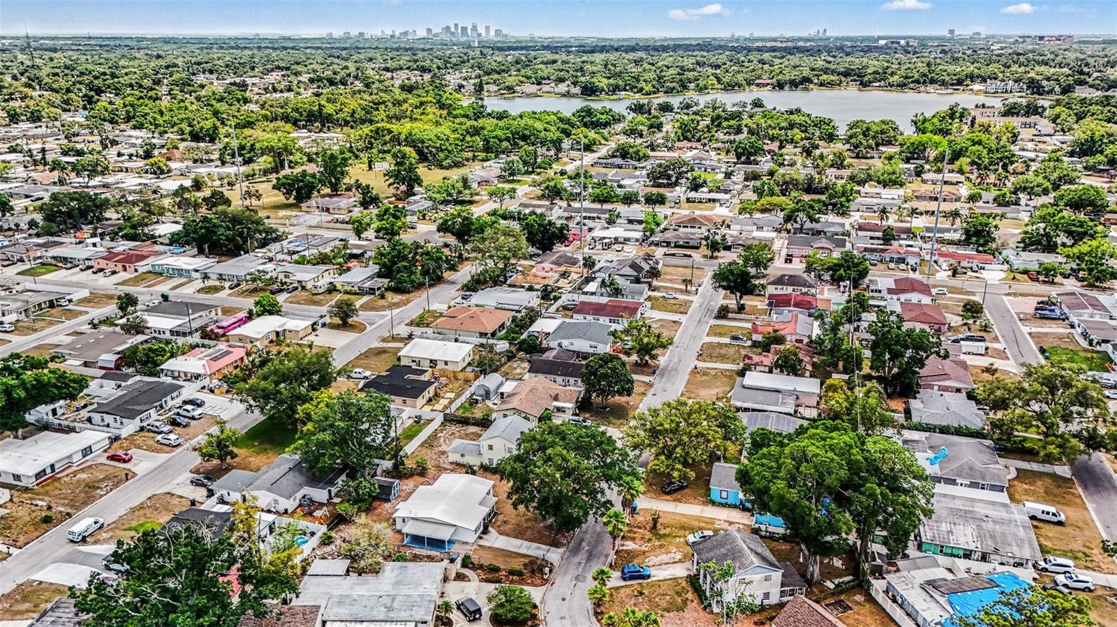 7815 N WOODLYNNE AVE, TAMPA, FL, 33614