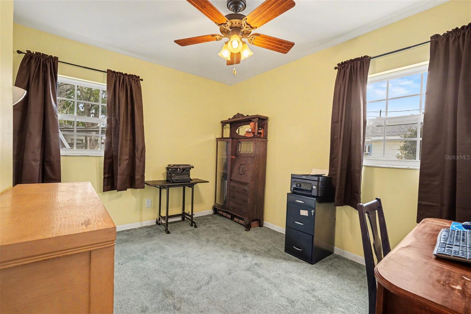 7815 N WOODLYNNE AVE, TAMPA, FL, 33614