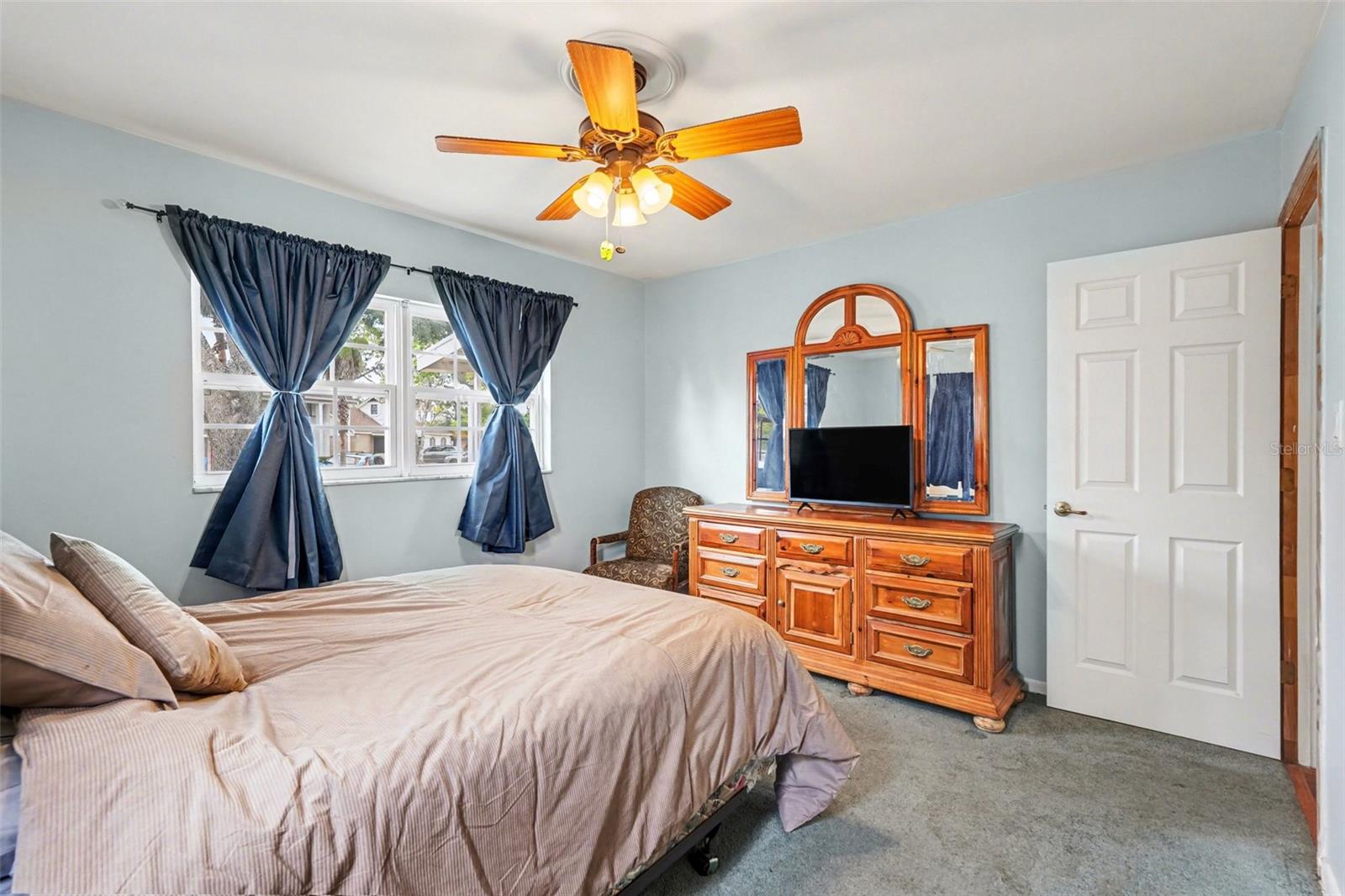 7815 N WOODLYNNE AVE, TAMPA, FL, 33614