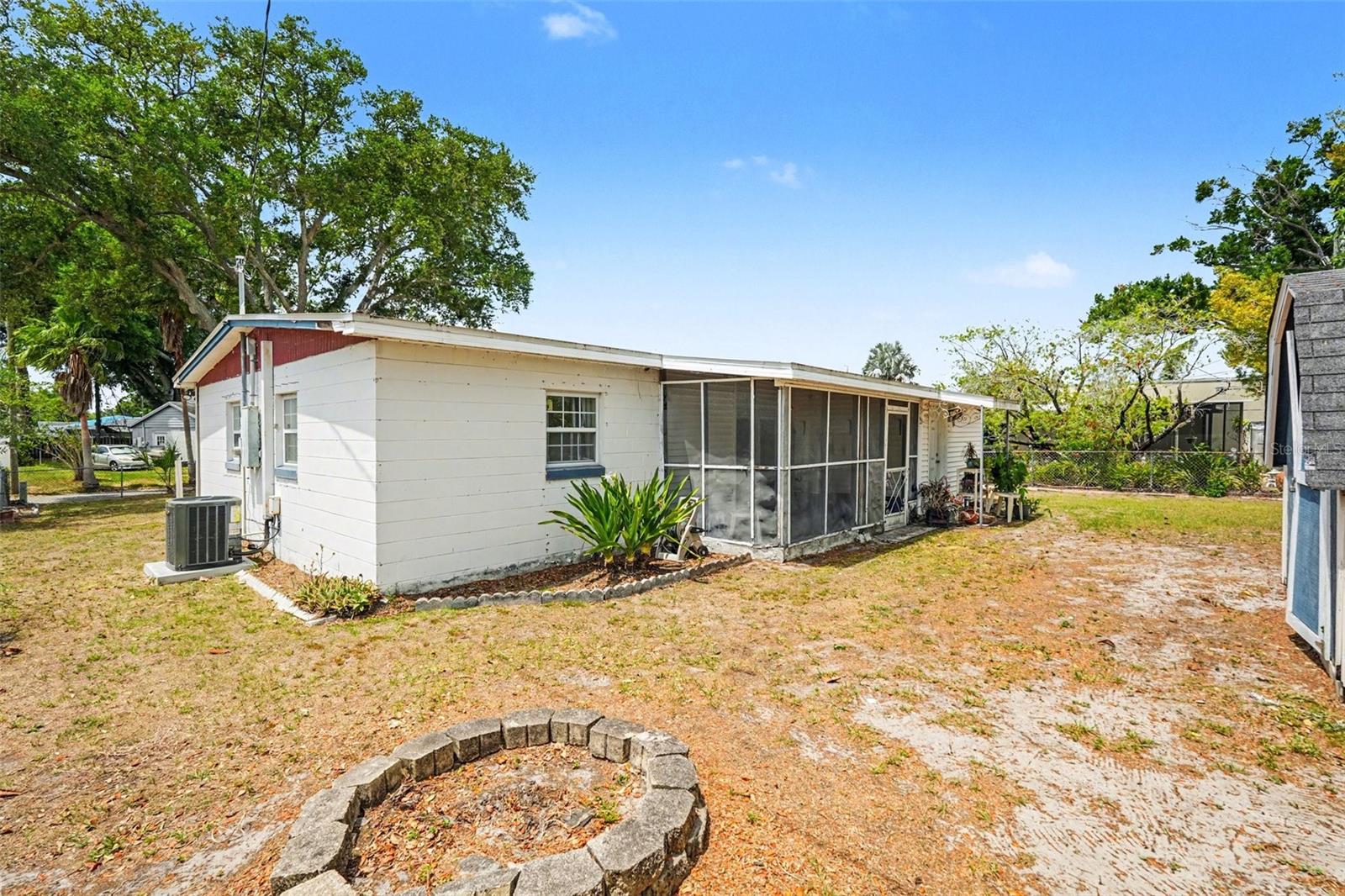 7815 N WOODLYNNE AVE, TAMPA, FL, 33614