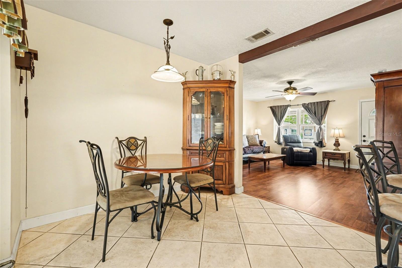 7815 N WOODLYNNE AVE, TAMPA, FL, 33614