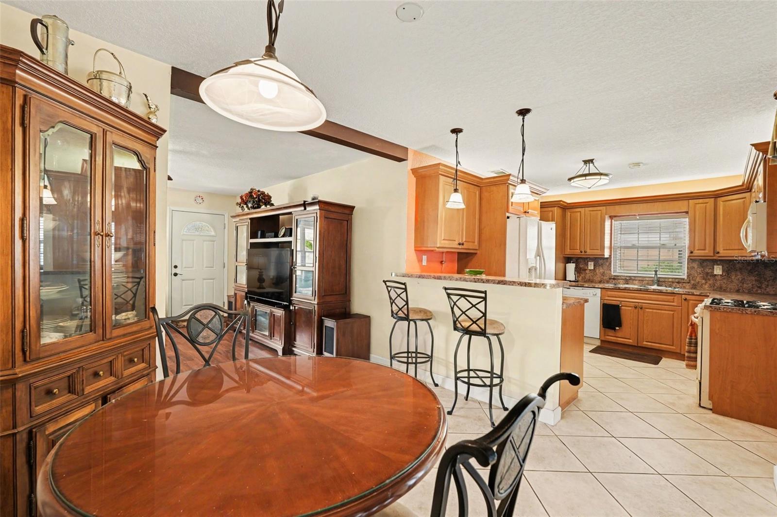 7815 N WOODLYNNE AVE, TAMPA, FL, 33614