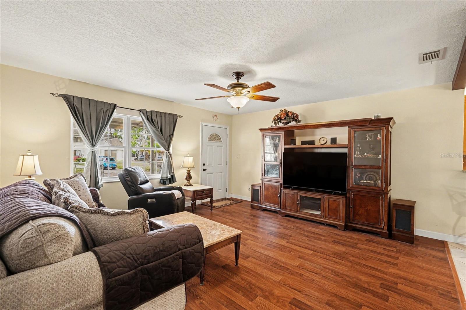 7815 N WOODLYNNE AVE, TAMPA, FL, 33614