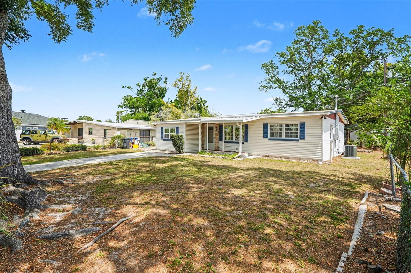 7815 N WOODLYNNE AVE, TAMPA, FL, 33614