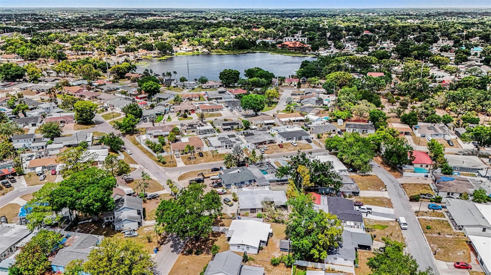 7815 N WOODLYNNE AVE, TAMPA, FL, 33614